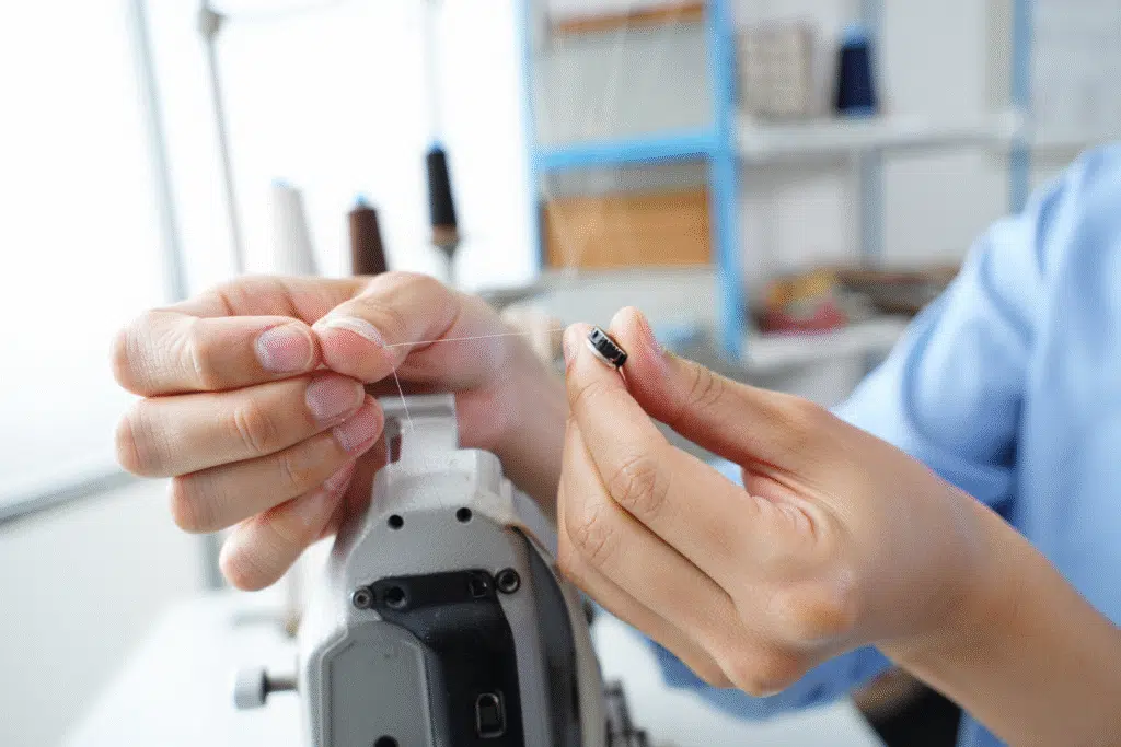 החוט העליון נקרע במכונת תפירה